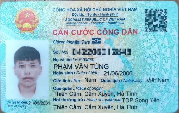 Nam thanh niên từ bên ngoài đi vào Bệnh viện Bà Rịa rồi bất ngờ nhảy từ tầng 3 xuống- Ảnh 1. Nam thanh niên từ bên ngoài đi vào Bệnh viện Bà Rịa rồi bất ngờ nhảy từ tầng 3 xuống- Ảnh 1.