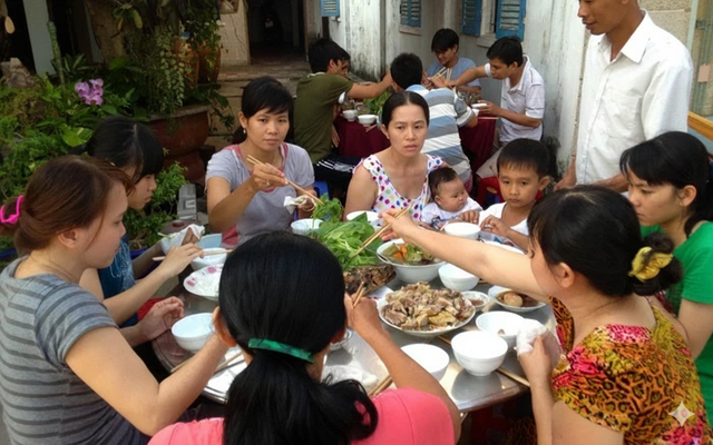 Giữa đám giỗ, đứa cháu nói một câu khiến cả họ im thin thít 10 phút- Ảnh 1.