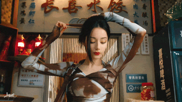 Đây có phải vẻ đẹp đàn ông thèm khát, phụ nữ ghen tỵ: Mặt thiên thần body ác quỷ, bèo nào yếu là gãy liền- Ảnh 3.