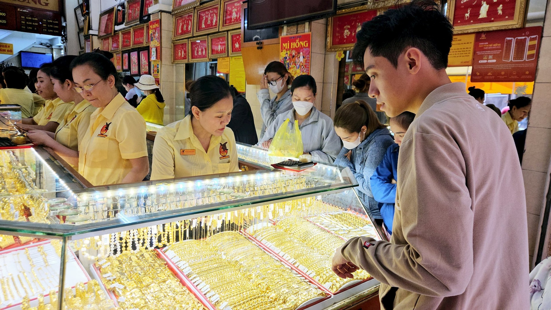 Kiểm tra gần 200 điểm kinh doanh vàng - Ảnh 1.