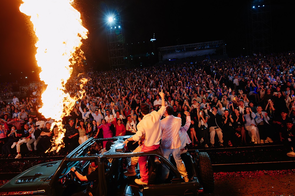 Quốc Thiên bật khóc trong live concert 10.000 khán giả- Ảnh 16.