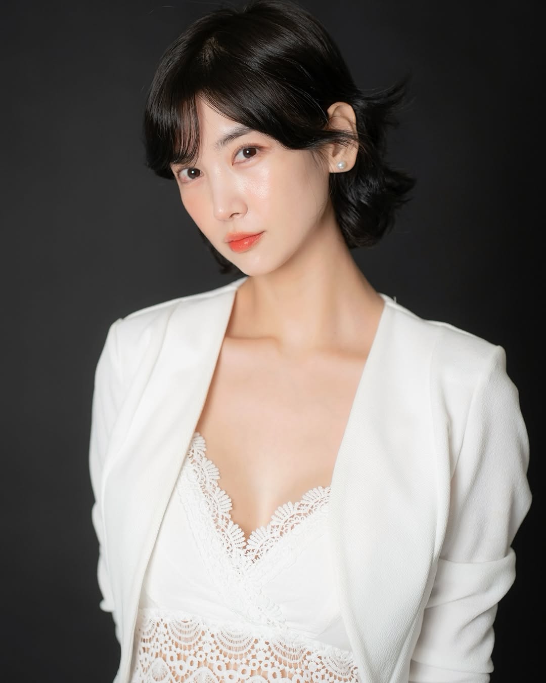 Màn đổi đời của "nữ thần gợi cảm" chuyên diện đồ mát mẻ chơi piano- Ảnh 7. Màn đổi đời của "nữ thần gợi cảm" chuyên diện đồ mát mẻ chơi piano- Ảnh 7.