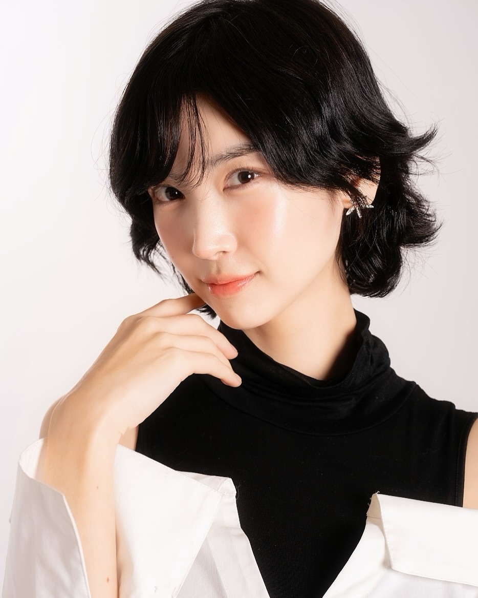 Màn đổi đời của "nữ thần gợi cảm" chuyên diện đồ mát mẻ chơi piano- Ảnh 5. Màn đổi đời của "nữ thần gợi cảm" chuyên diện đồ mát mẻ chơi piano- Ảnh 5.