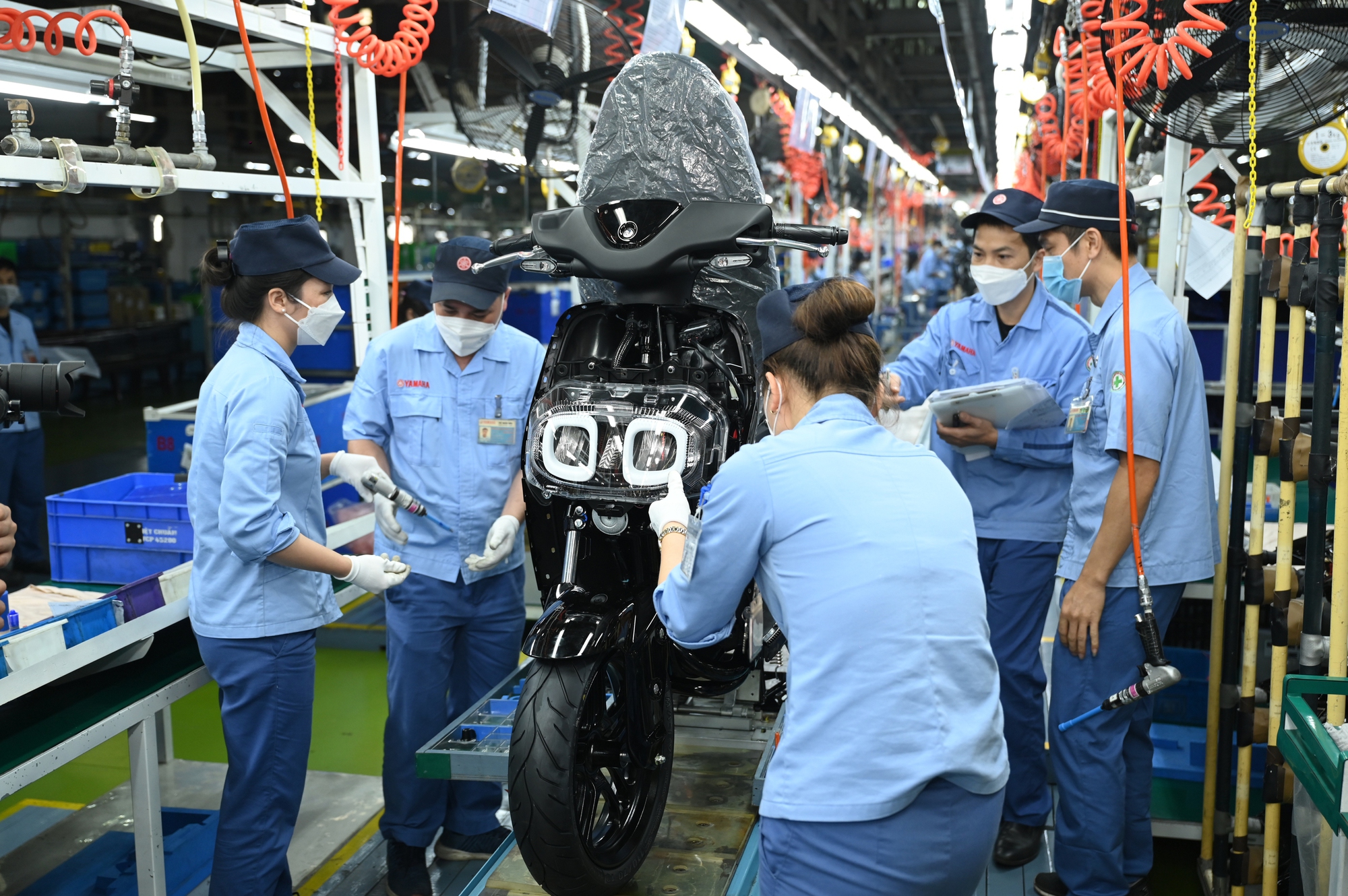 Doanh số xe máy điện tăng chóng mặt- Ảnh 1. Doanh số xe máy điện tăng chóng mặt- Ảnh 1.