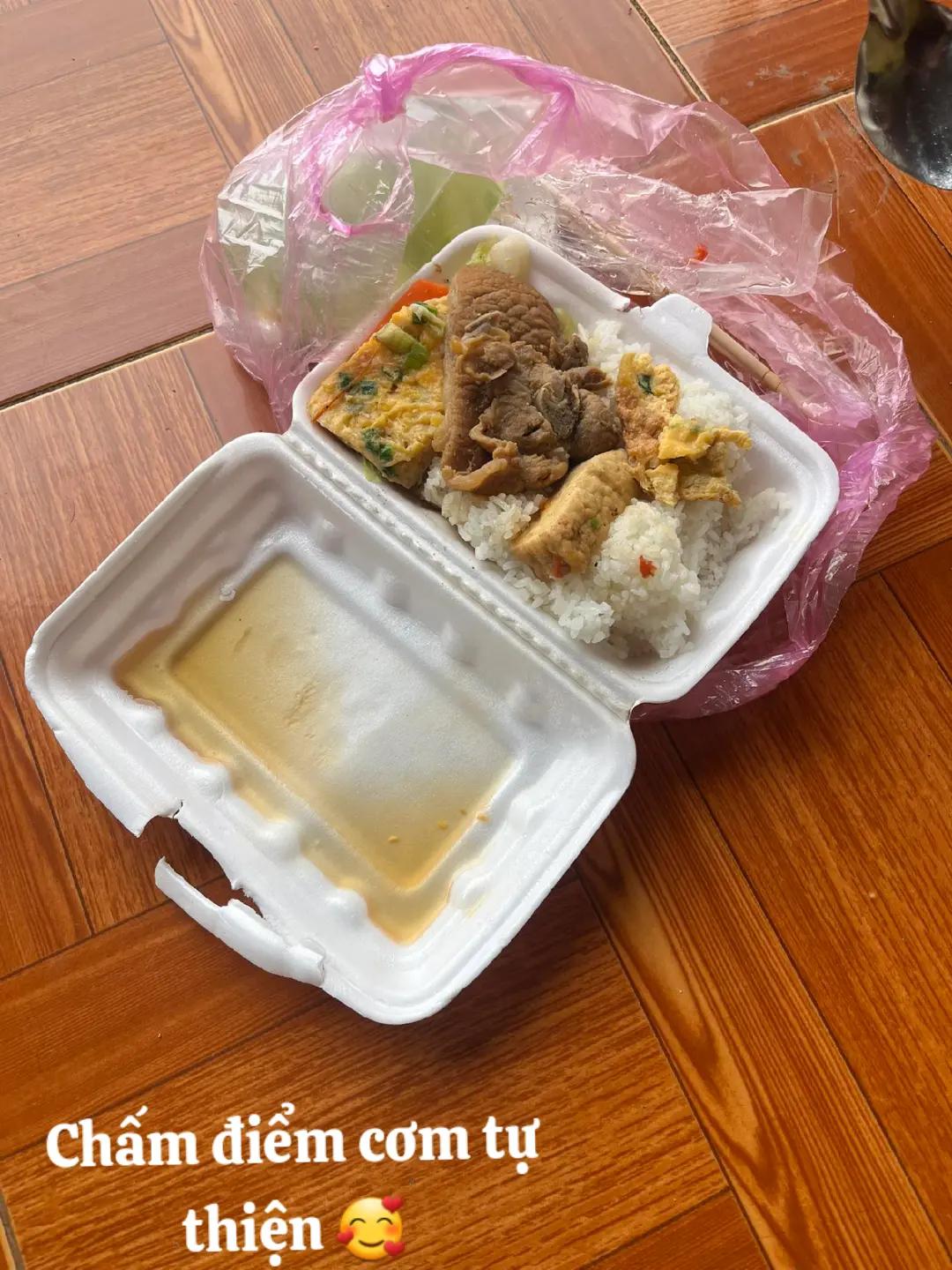 Hình ảnh những chiếc vỏ hộp đựng cơm cứu trợ gây xúc động- Ảnh 7.