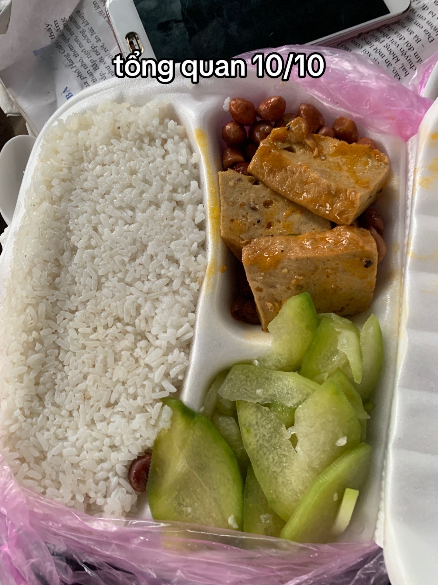 Hình ảnh những chiếc vỏ hộp đựng cơm cứu trợ gây xúc động- Ảnh 5.