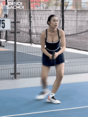 Tóm gọn Cẩm Ly tình tứ với Hà Kino, 1 mỹ nhân hở bạo khoe dáng hừng hực trên sân pickleball- Ảnh 5.