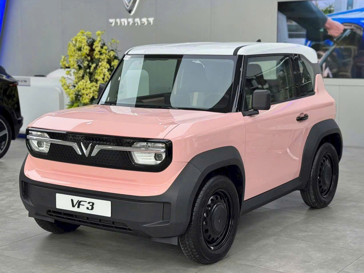 Ảnh thực tế VinFast VF 3 bản nâng cấp tại Việt Nam: Giá 302 triệu đồng, vô-lăng mới, có CarPlay- Ảnh 5. Ảnh thực tế VinFast VF 3 bản nâng cấp tại Việt Nam: Giá 302 triệu đồng, vô-lăng mới, có CarPlay- Ảnh 5.