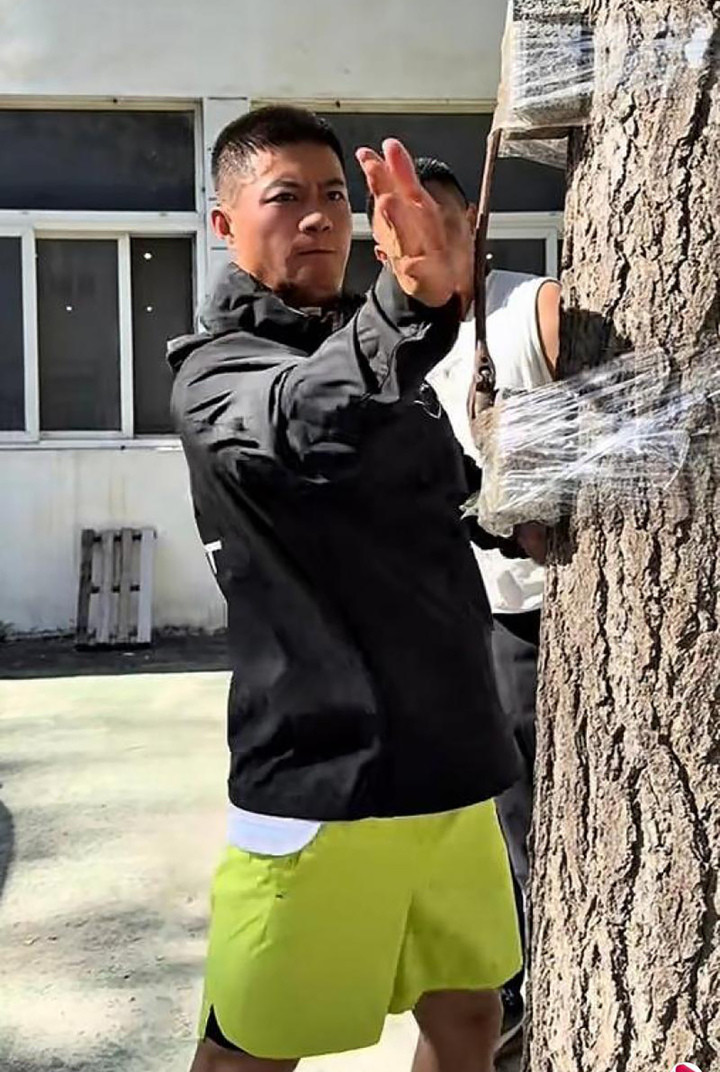 Cao thủ Trung Quốc chê đệ tử môn phái 2.000 năm kém xa võ sĩ Kazakhstan- Ảnh 3.