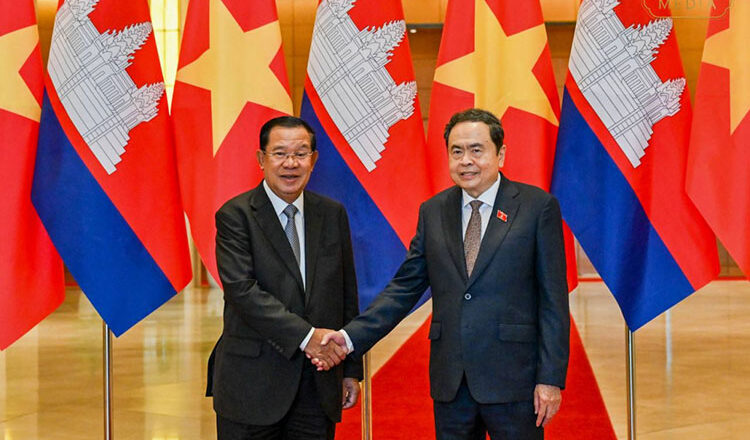 Từ lễ kỷ niệm Ngày Độc lập Campuchia đến bức thư hôm 20/11: Ông Hun Sen khẳng định cam kết với Việt Nam- Ảnh 1. Từ lễ kỷ niệm Ngày Độc lập Campuchia đến bức thư hôm 20/11: Ông Hun Sen khẳng định cam kết với Việt Nam- Ảnh 1.