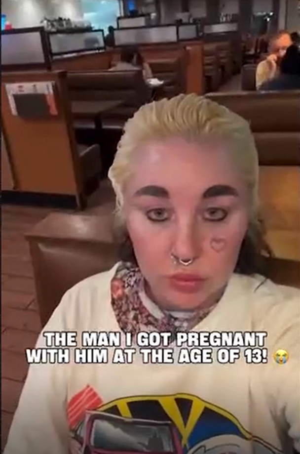 Tin sốc: Nữ hoàng phim teen lộ video trong bồn tắm, mang thai với “ông trùm” khi mới 13 tuổi?- Ảnh 1.