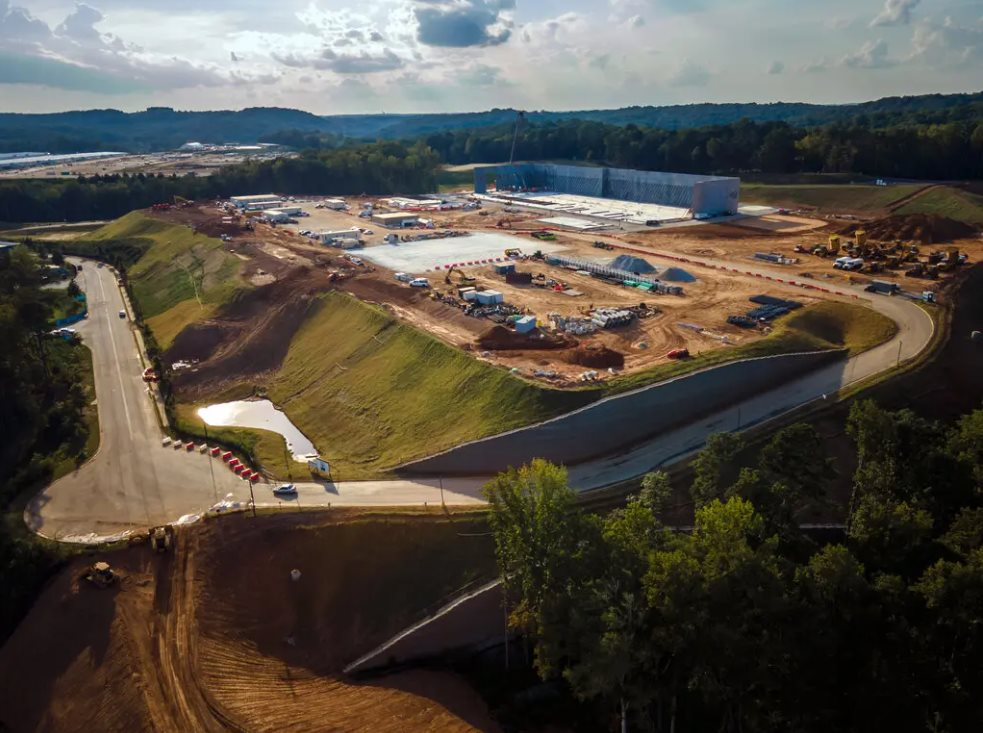 Đầu tư cho thiết bị AI chiếm 90% tăng trưởng GDP, tạo nên hiện tượng 'nền kinh tế 2 tốc độ' tại Mỹ- Ảnh 4.