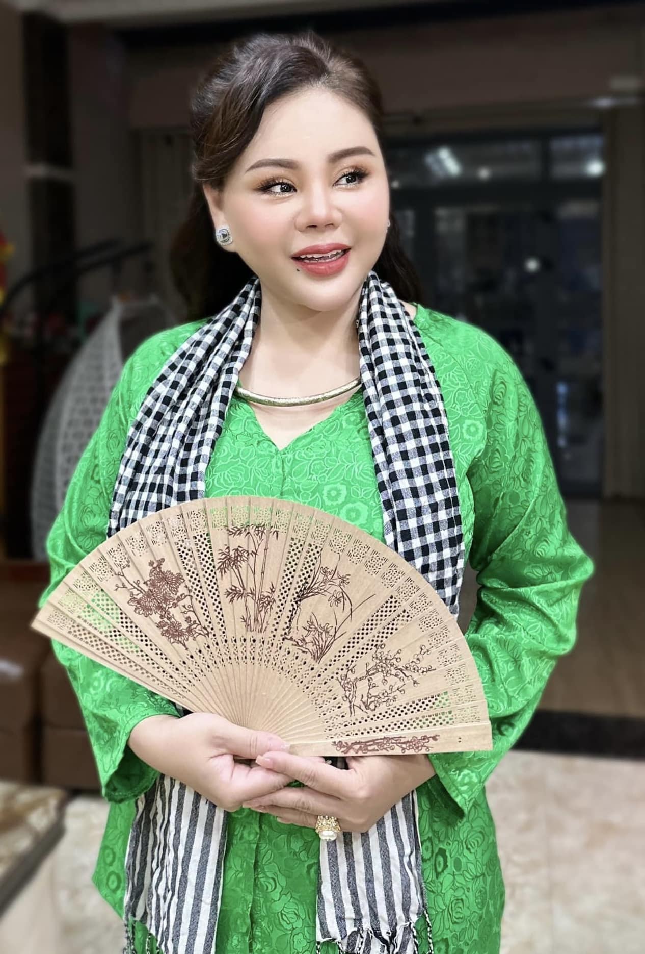 Nữ diễn vi&ecirc;n đ&oacute;ng nhiều phim trăm tỷ nhất Việt Nam: Được mệnh danh l&agrave; "thần t&agrave;i", ai gặp cũng xin v&iacute;a tới tấp- Ảnh 6.