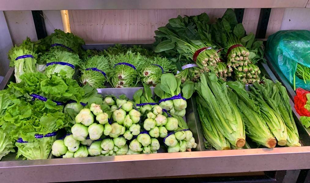 Mẹ Hà Nội chia sẻ: Giá rau tăng 40% làm tôi tá hoả nhưng lại học được 5 mẹo đi chợ tiết kiệm hơn- Ảnh 2.