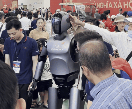 Việt Nam c&oacute; nhiều tiềm năng trong lĩnh vực trị gi&aacute; 5.000 tỷ USD: "T&aacute;c động kh&ocirc;ng k&eacute;m Mỹ hay Trung Quốc"