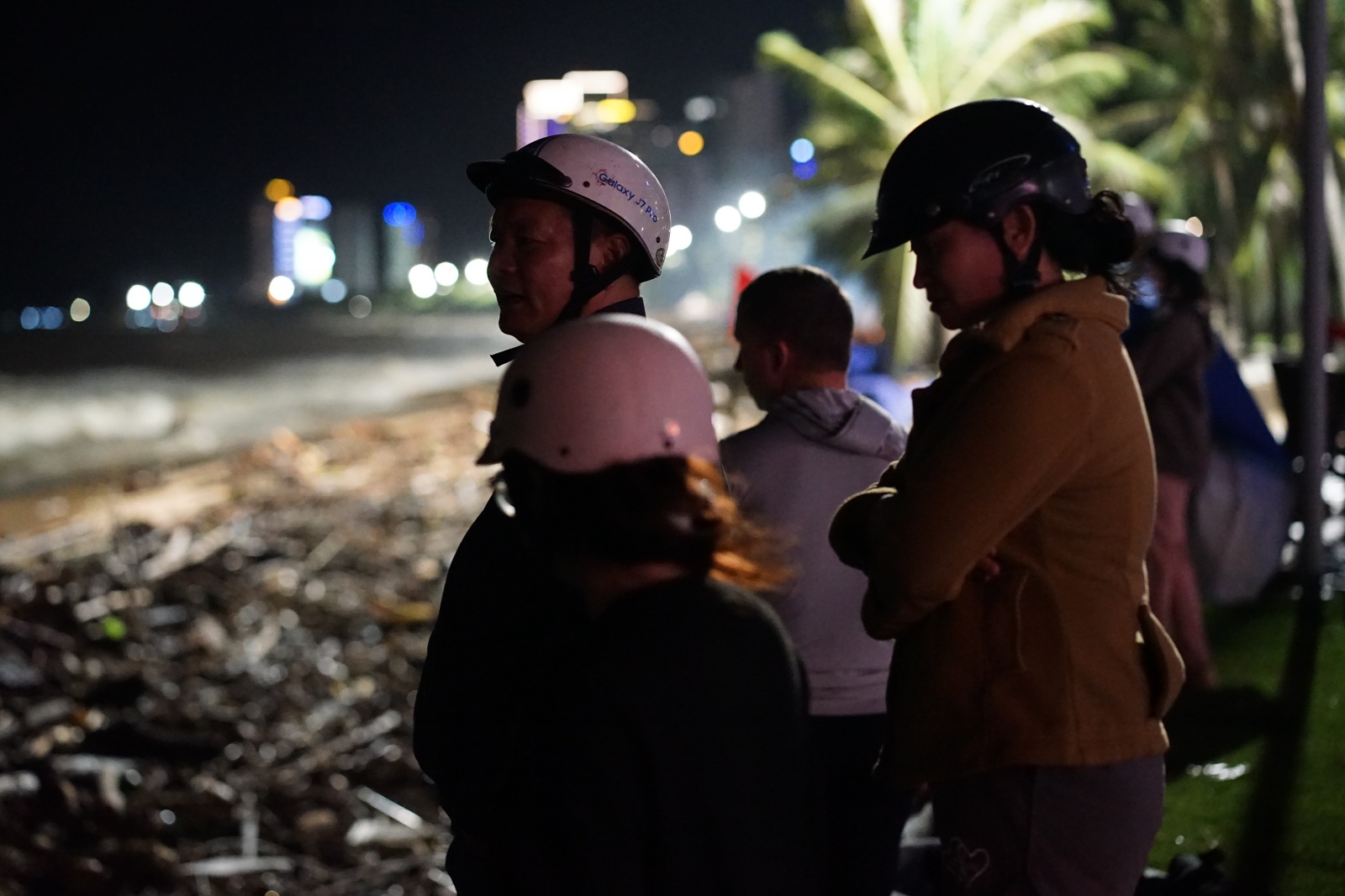 Cảnh tượng không thể tin nổi dọc bãi biển đẹp nhất Nha Trang- Ảnh 5. Cảnh tượng không thể tin nổi dọc bãi biển đẹp nhất Nha Trang- Ảnh 5.