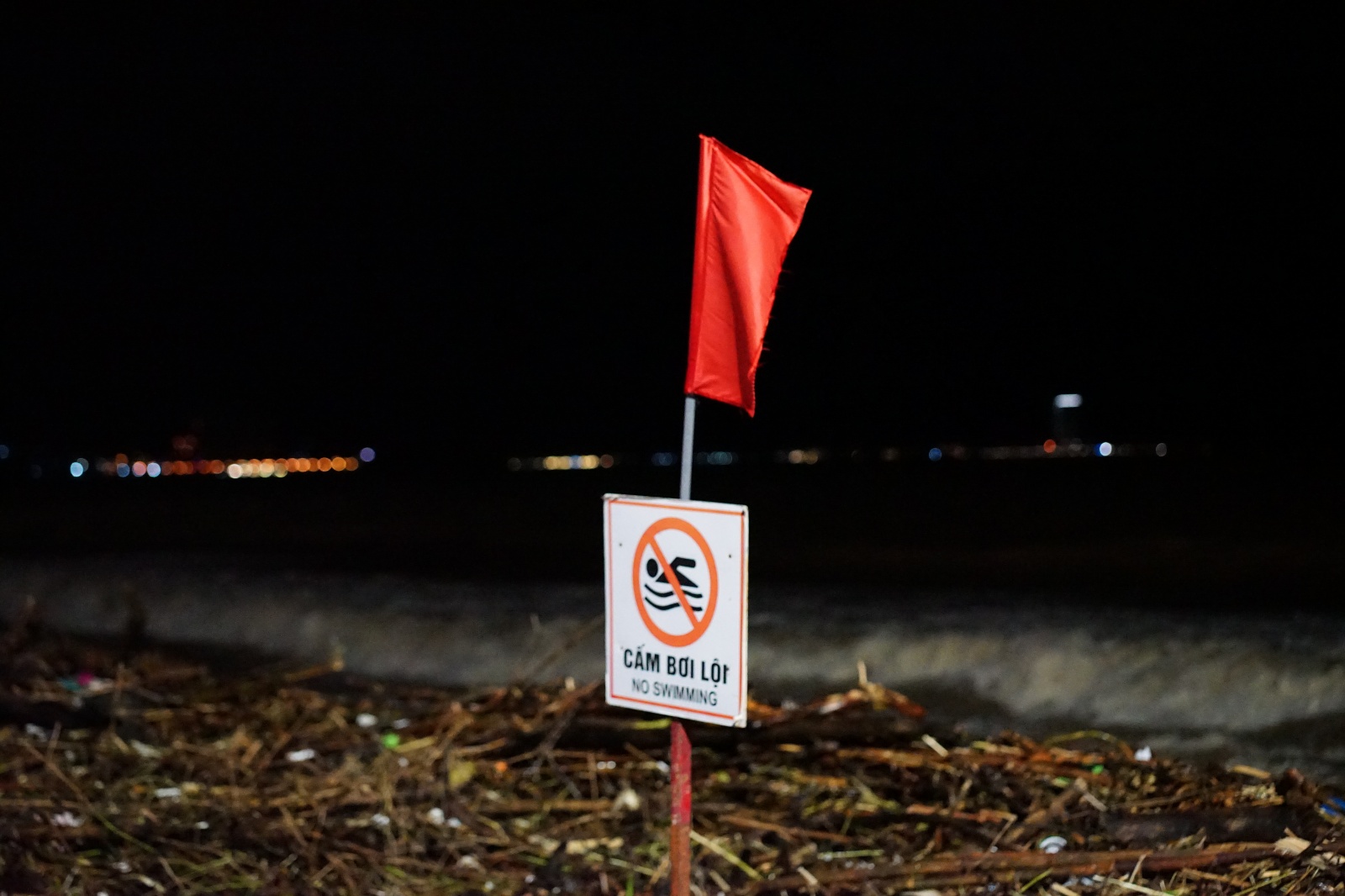 Cảnh tượng không thể tin nổi dọc bãi biển đẹp nhất Nha Trang- Ảnh 13. Cảnh tượng không thể tin nổi dọc bãi biển đẹp nhất Nha Trang- Ảnh 13.