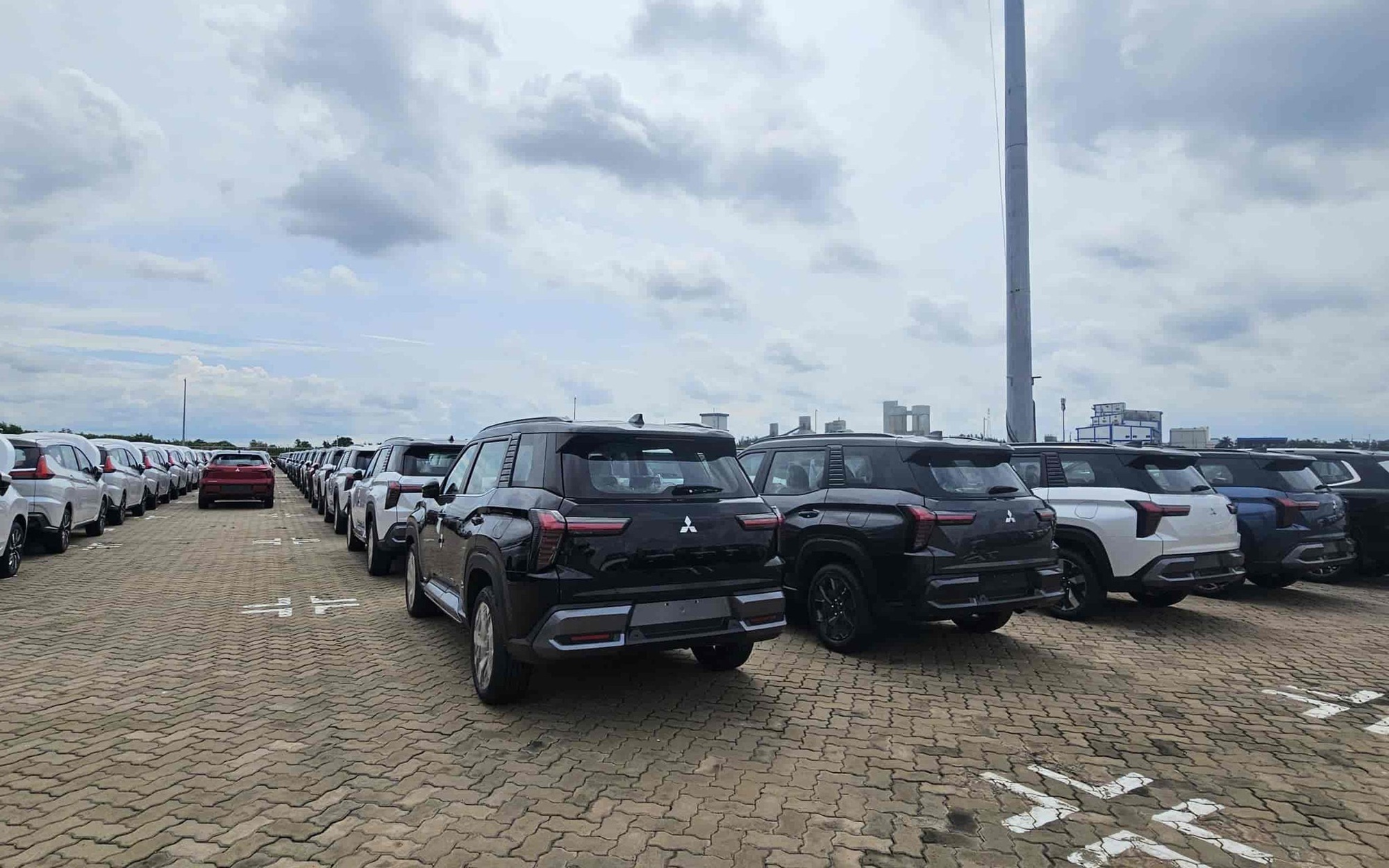 Lộ trang bị 2 bản Mitsubishi Destinator cho Việt Nam: Kh&aacute;c tiện nghi, ADAS từ bản rẻ nhất, gi&aacute; hơn 700 triệu đồng như dự kiến sẽ dễ 'hot'- Ảnh 4.