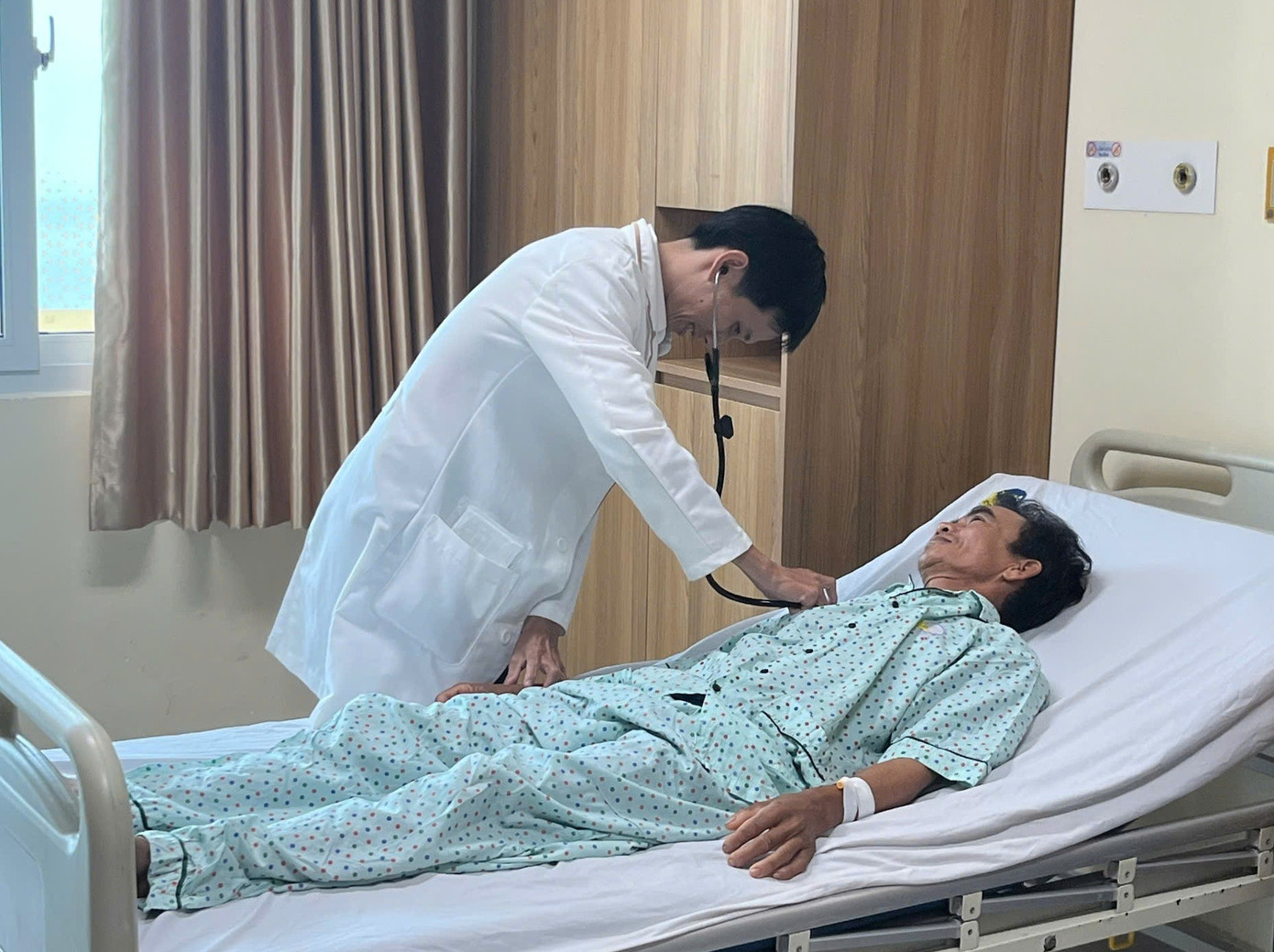 Đột quỵ khi thức giấc, dấu hiệu cảnh báo tuyệt đối không được bỏ qua- Ảnh 2.