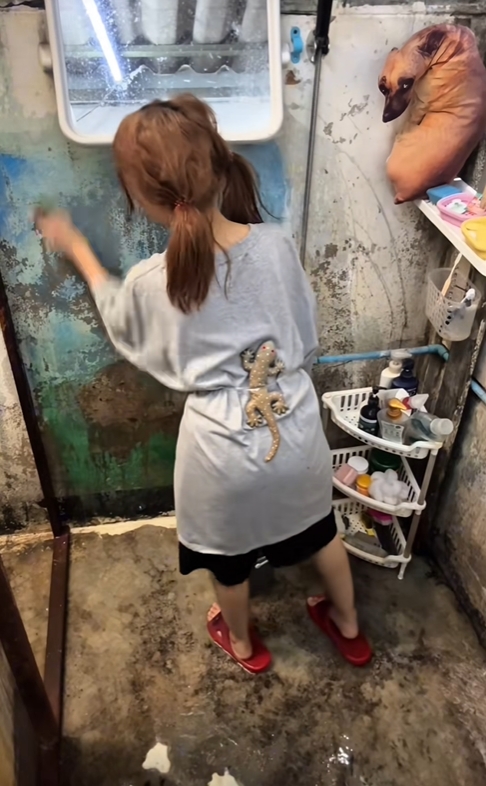 Cuộc sống kì lạ trong toilet 5m2 hút hàng triệu người- Ảnh 4.