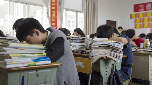 Mời 50 bạn đại học đến đám cưới nhưng chỉ có 3 người dự và đi phong bì: 5 năm sau, những người còn lại ôm tiếc nuối- Ảnh 1. Mời 50 bạn đại học đến đám cưới nhưng chỉ có 3 người dự và đi phong bì: 5 năm sau, những người còn lại ôm tiếc nuối- Ảnh 1.