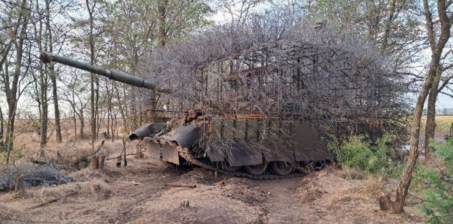 Hệ thống phòng thủ chống FPV 'Bồ công anh' giúp xe tăng bất khả xâm phạm- Ảnh 2.