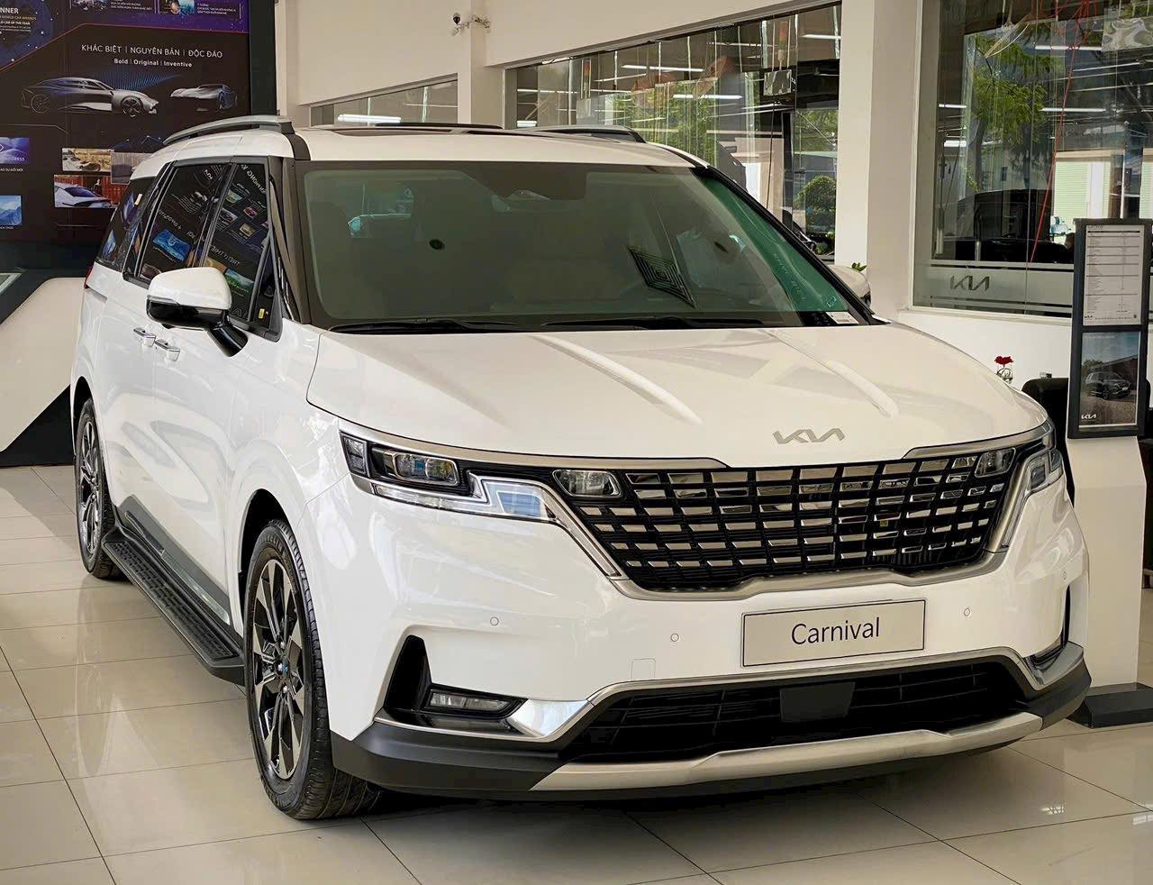 Kia Carnival giảm giá tới 100 triệu tại đại lý, giá thực tế chỉ ngang xe đã qua sử dụng- Ảnh 3.