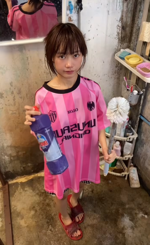 Cuộc sống kì lạ trong toilet 5m2 hút hàng triệu người- Ảnh 3.