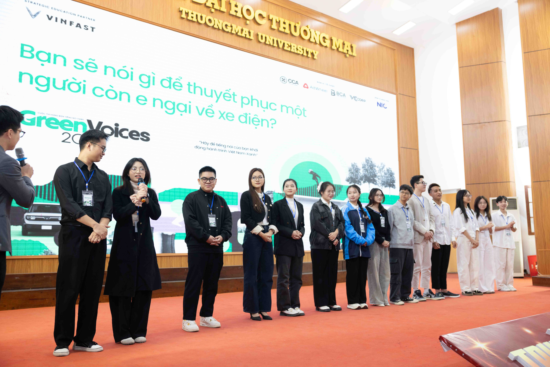Một buổi sáng đầy nhiệt huyết Chuyển đổi xanh cùng Green Voices tại trường Đại học Thương mại- Ảnh 6. Một buổi sáng đầy nhiệt huyết Chuyển đổi xanh cùng Green Voices tại trường Đại học Thương mại- Ảnh 6.