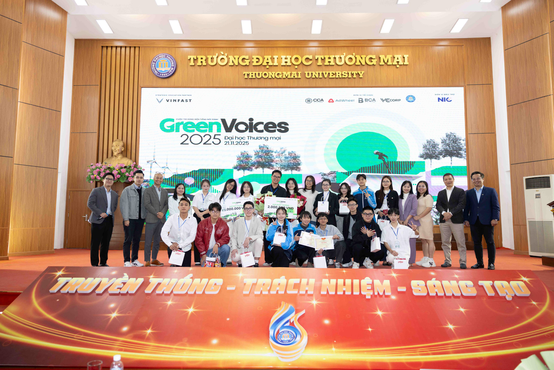 Một buổi sáng đầy nhiệt huyết Chuyển đổi xanh cùng Green Voices tại trường Đại học Thương mại- Ảnh 1. Một buổi sáng đầy nhiệt huyết Chuyển đổi xanh cùng Green Voices tại trường Đại học Thương mại- Ảnh 1.
