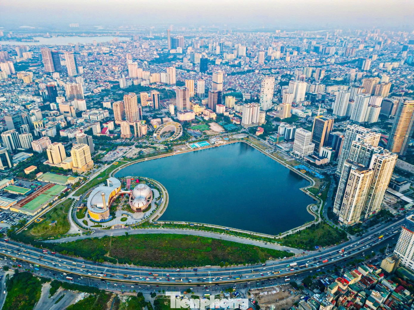 CV1 Cầu Giấy 'lột xác': Từ điểm nóng ô nhiễm thành công viên sạch chỉ sau một chiến dịch- Ảnh 1.