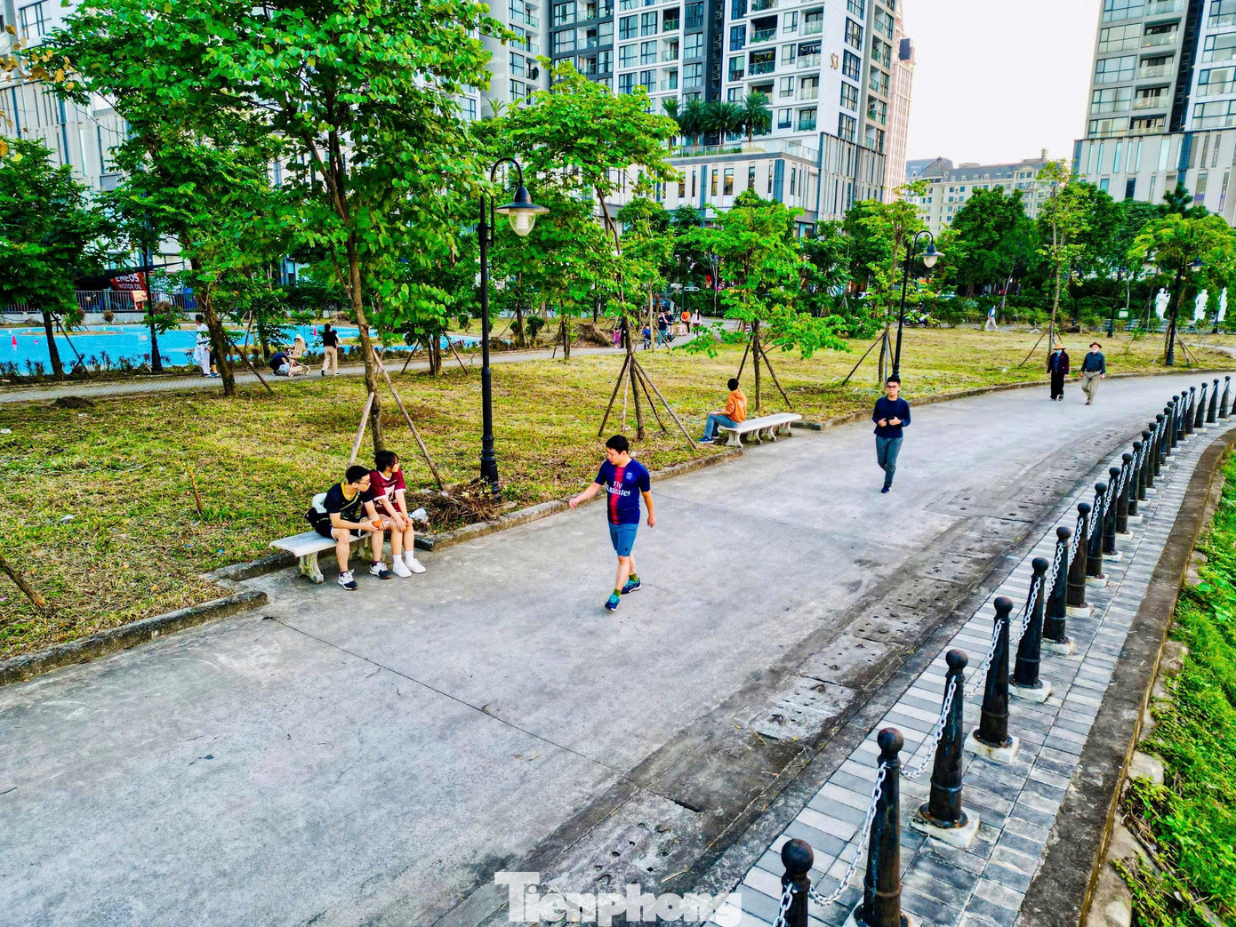 CV1 Cầu Giấy 'lột xác': Từ điểm nóng ô nhiễm thành công viên sạch chỉ sau một chiến dịch- Ảnh 12.