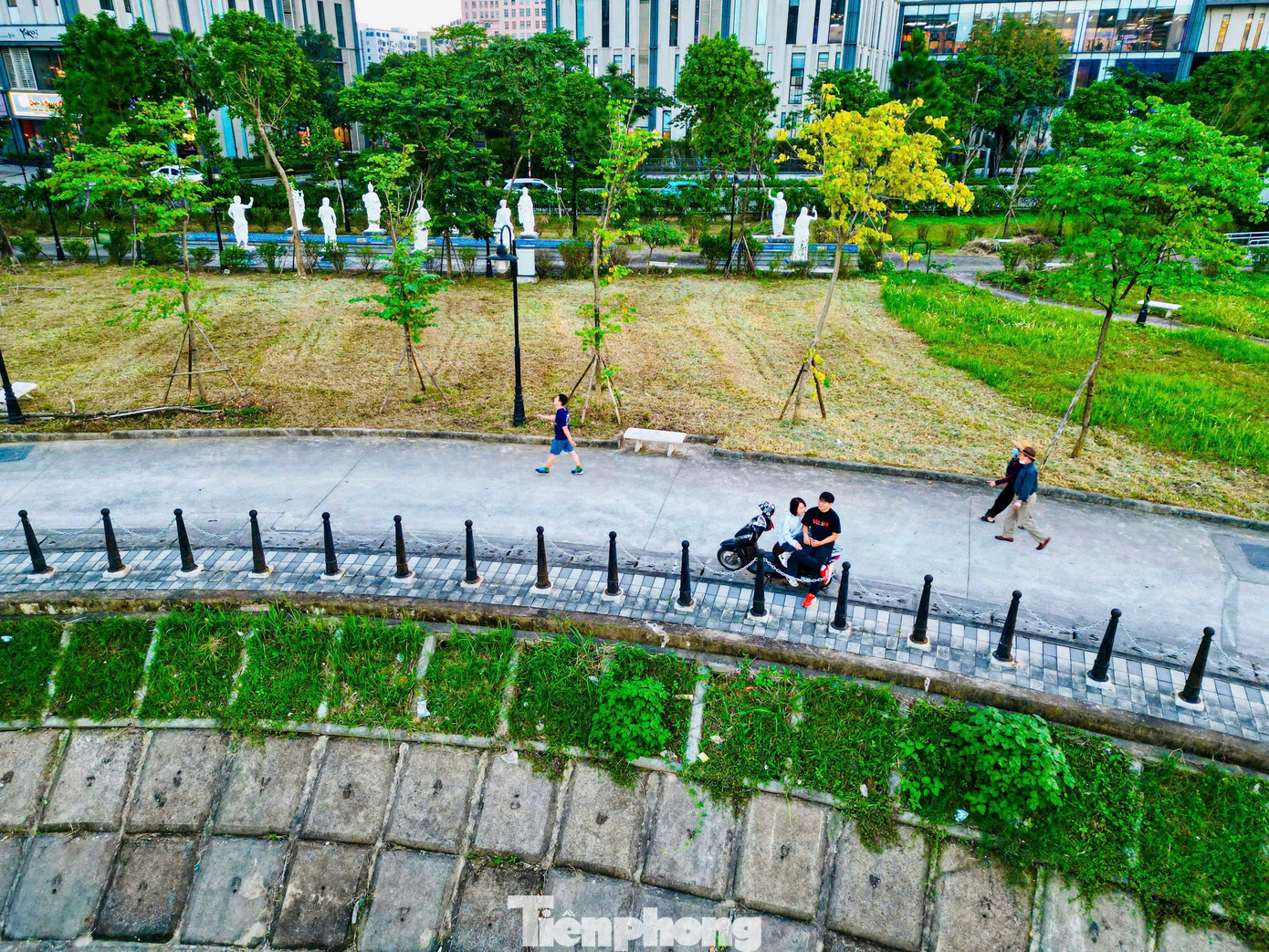 CV1 Cầu Giấy 'lột xác': Từ điểm nóng ô nhiễm thành công viên sạch chỉ sau một chiến dịch- Ảnh 14.