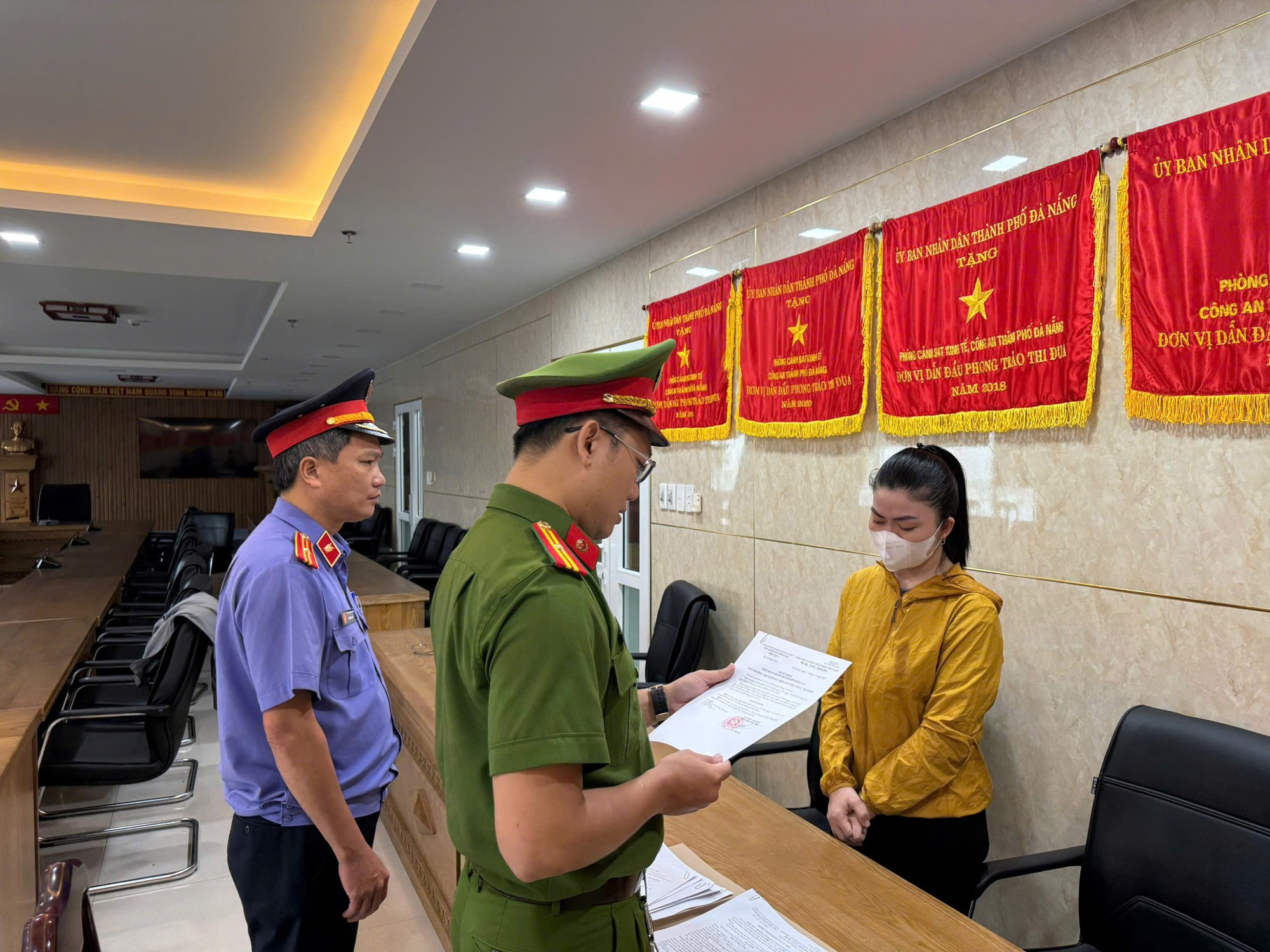 Khởi tố, lệnh khám xét với Phan Vũ Ngọc Trâm- Ảnh 1. Khởi tố, lệnh khám xét với Phan Vũ Ngọc Trâm- Ảnh 1.