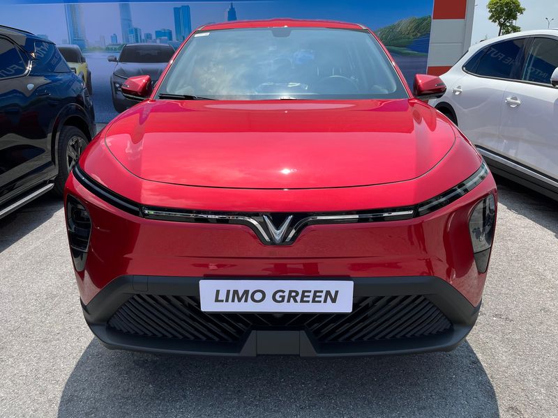 VinFast Limo Green lần đầu ra mắt tại Indonesia: Gi&aacute; quy đổi hơn 470 triệu đồng, dự kiến b&agrave;n giao năm sau- Ảnh 4.