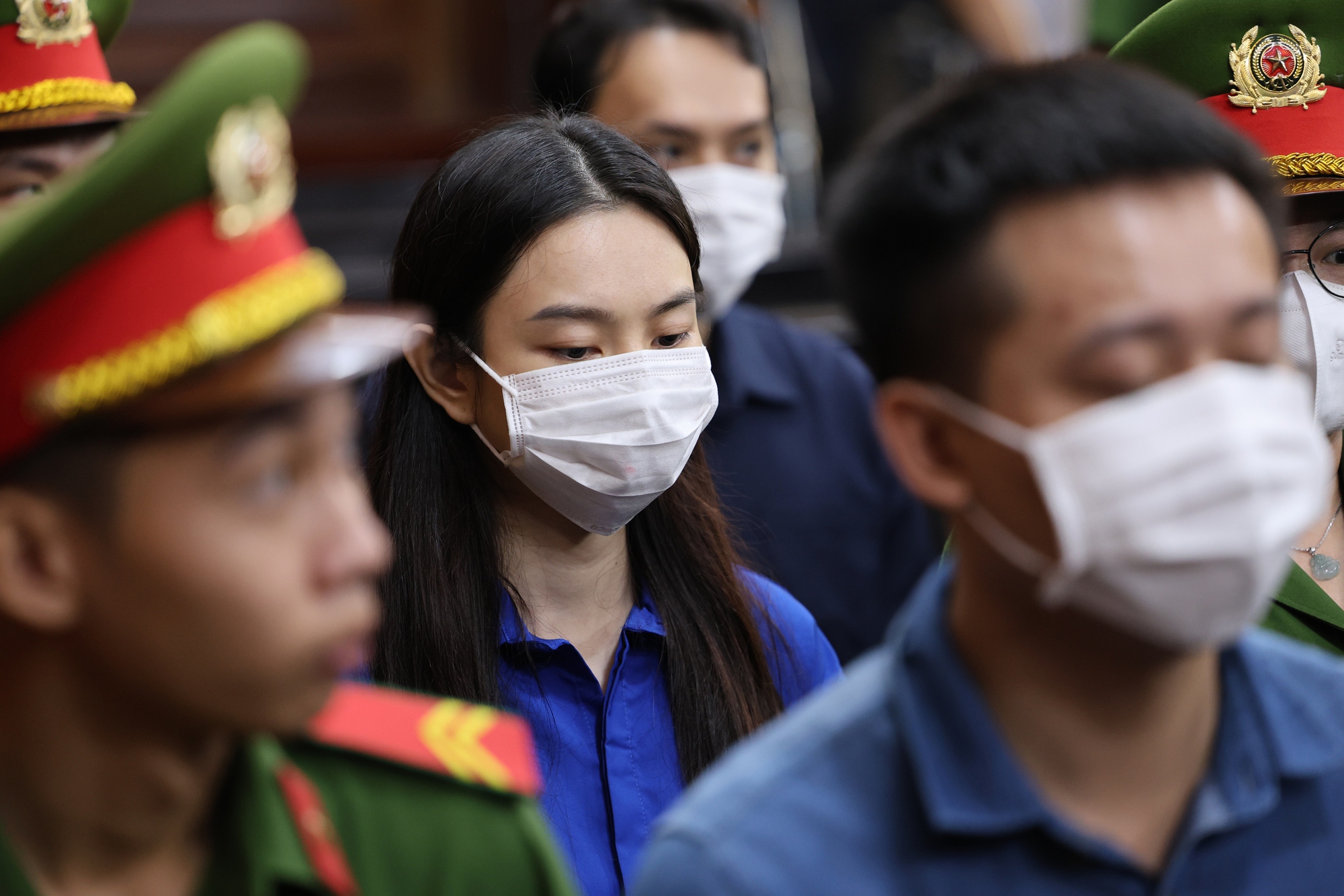 Tòa án lý giải vì sao không xem xét hành vi sản xuất kẹo Kera trong vụ án Thùy Tiên- Ảnh 1. Tòa án lý giải vì sao không xem xét hành vi sản xuất kẹo Kera trong vụ án Thùy Tiên- Ảnh 1.