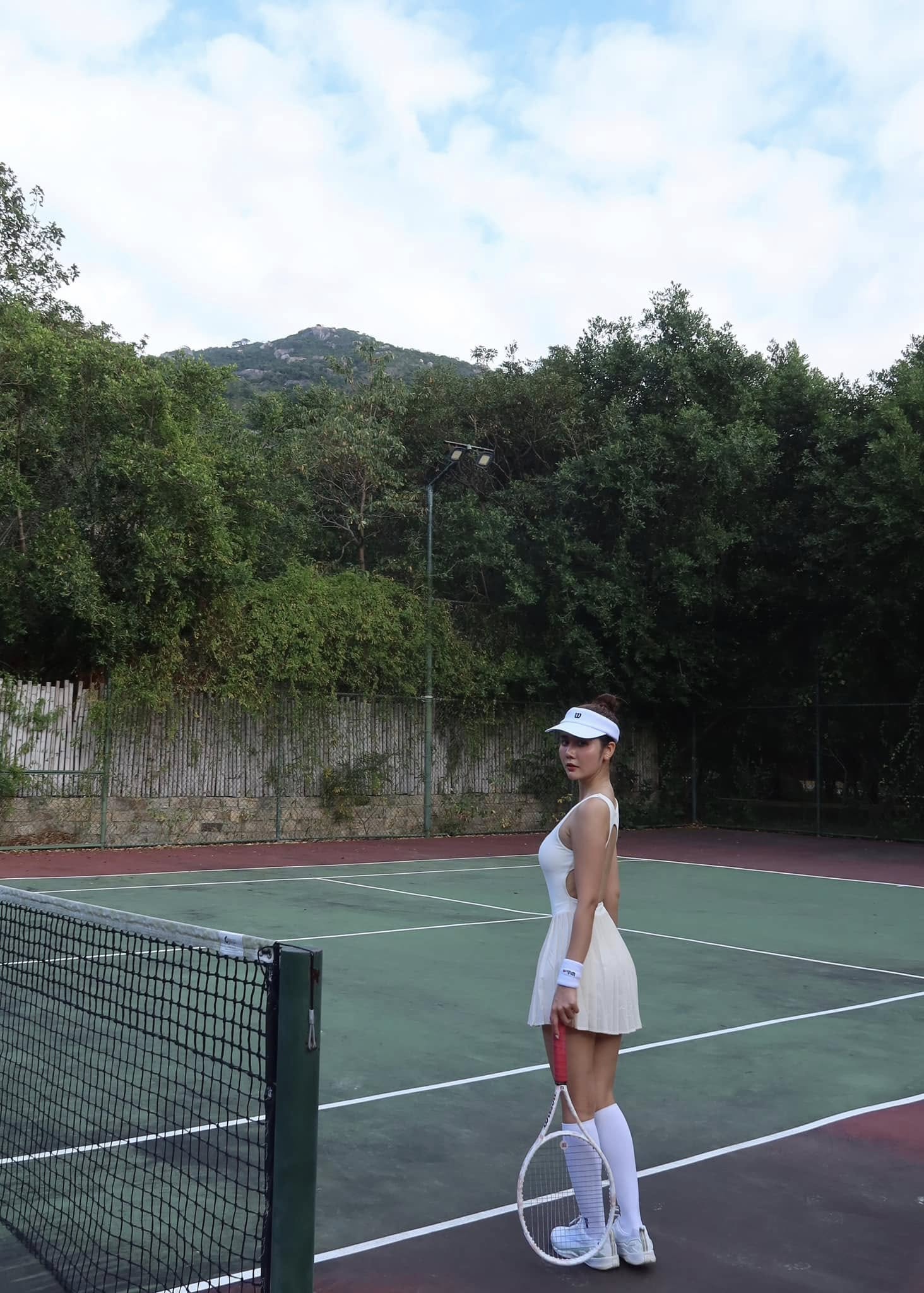 Đẹp như ti&ecirc;n m&agrave; đứng cạnh mỹ nh&acirc;n Vbiz n&agrave;y cũng phải l&eacute;p vế: Người đ&acirc;u sang khủng khiếp, mặc g&igrave; cũng th&agrave;nh trend- Ảnh 8.