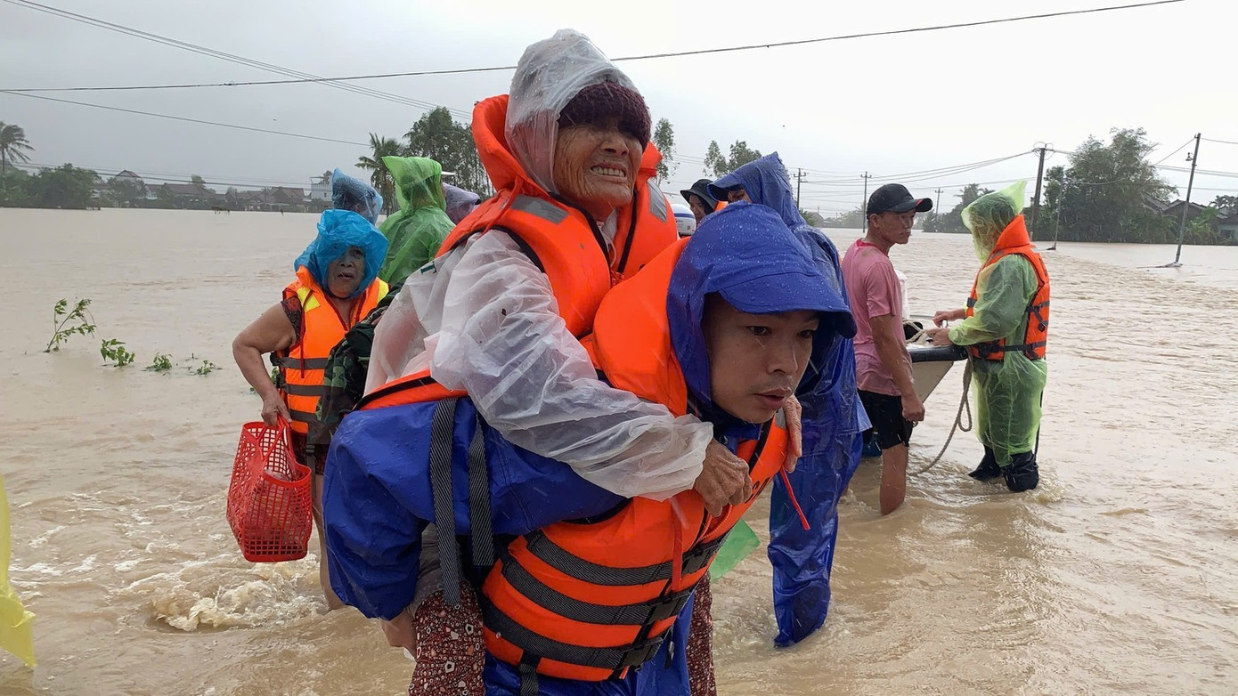 Dị thường mưa lũ ở miền Trung: Khắc phục phần nhân tai- Ảnh 7.