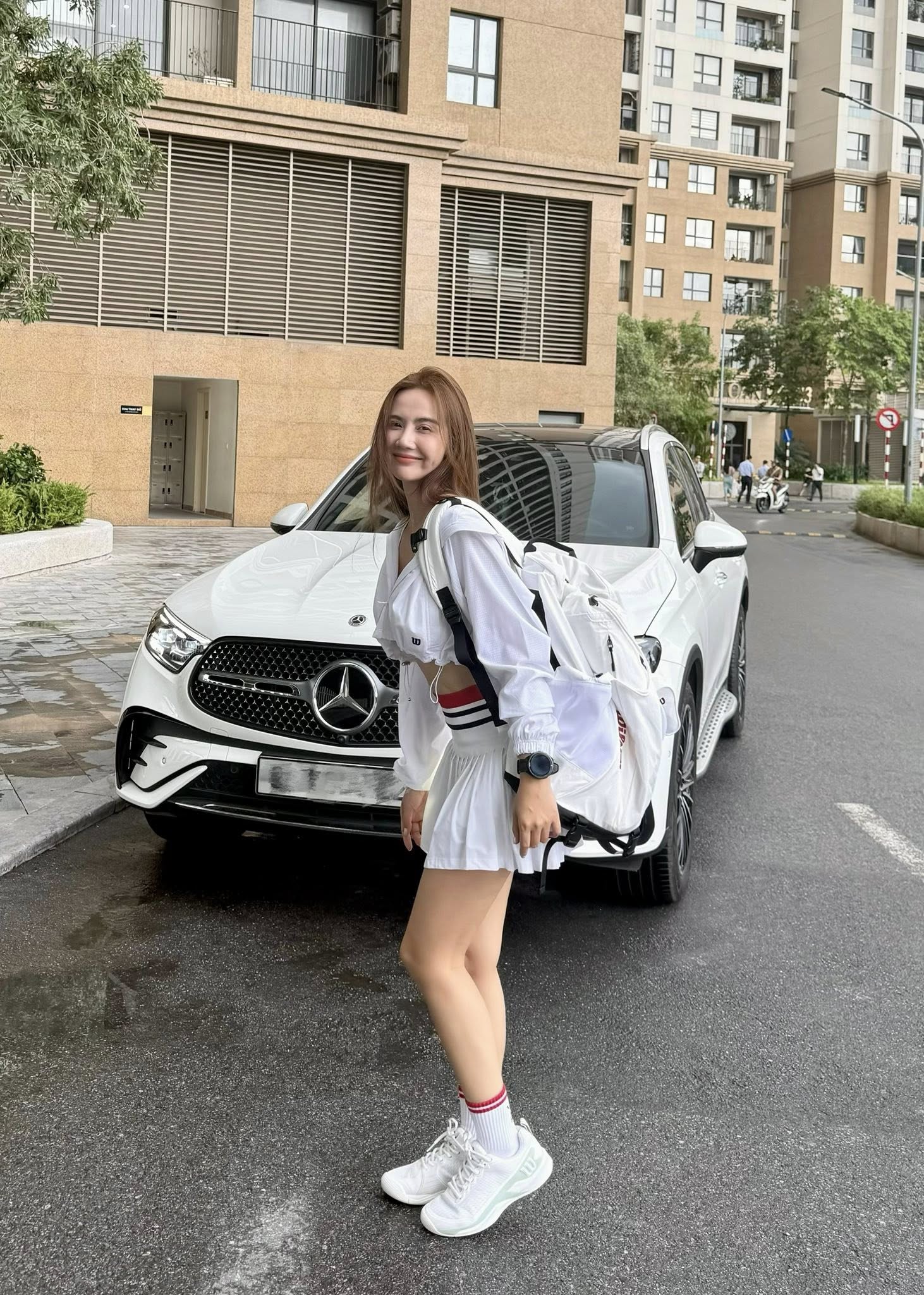 Đẹp như ti&ecirc;n m&agrave; đứng cạnh mỹ nh&acirc;n Vbiz n&agrave;y cũng phải l&eacute;p vế: Người đ&acirc;u sang khủng khiếp, mặc g&igrave; cũng th&agrave;nh trend- Ảnh 9.