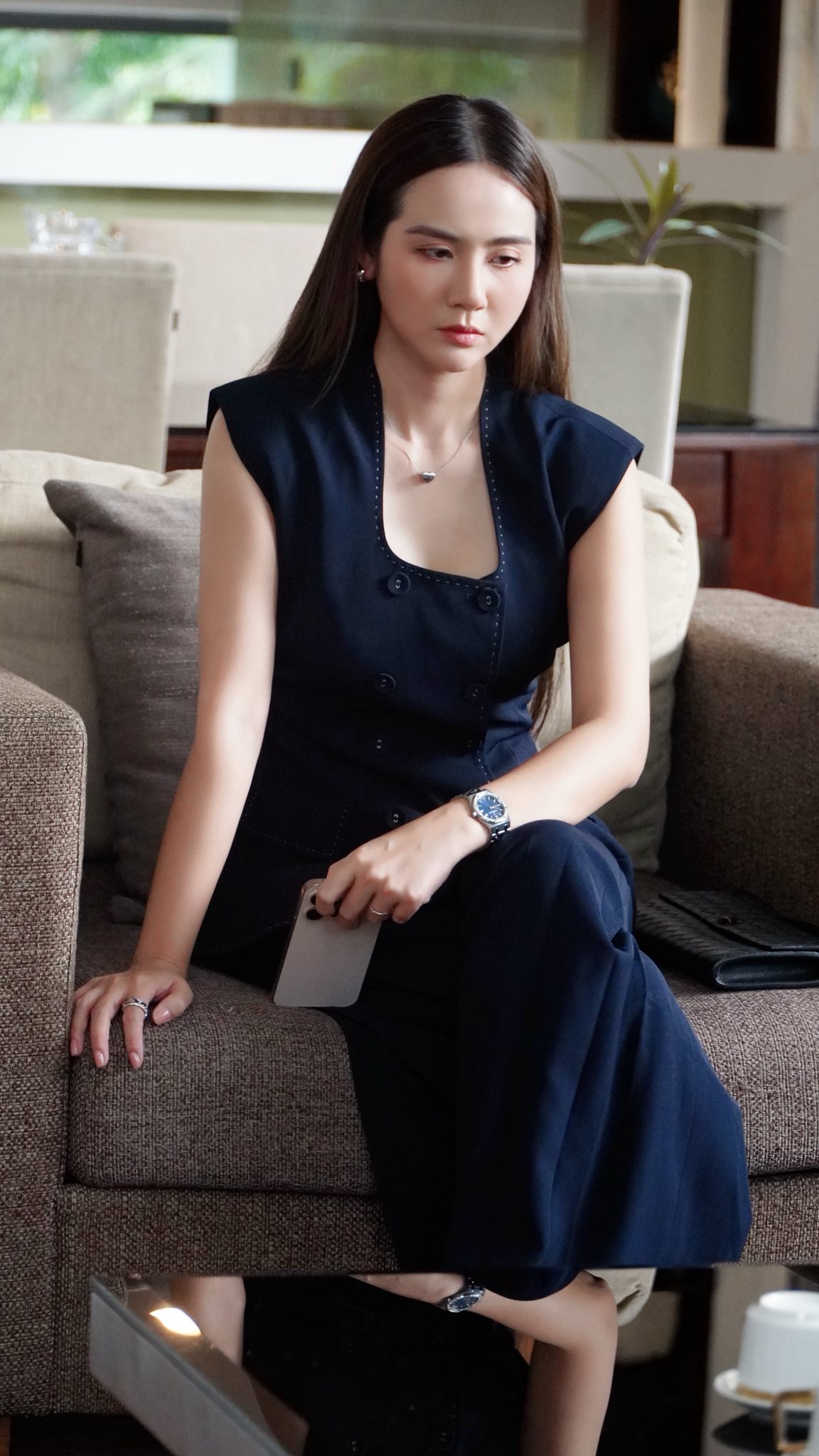 Đẹp như ti&ecirc;n m&agrave; đứng cạnh mỹ nh&acirc;n Vbiz n&agrave;y cũng phải l&eacute;p vế: Người đ&acirc;u sang khủng khiếp, mặc g&igrave; cũng th&agrave;nh trend- Ảnh 2.