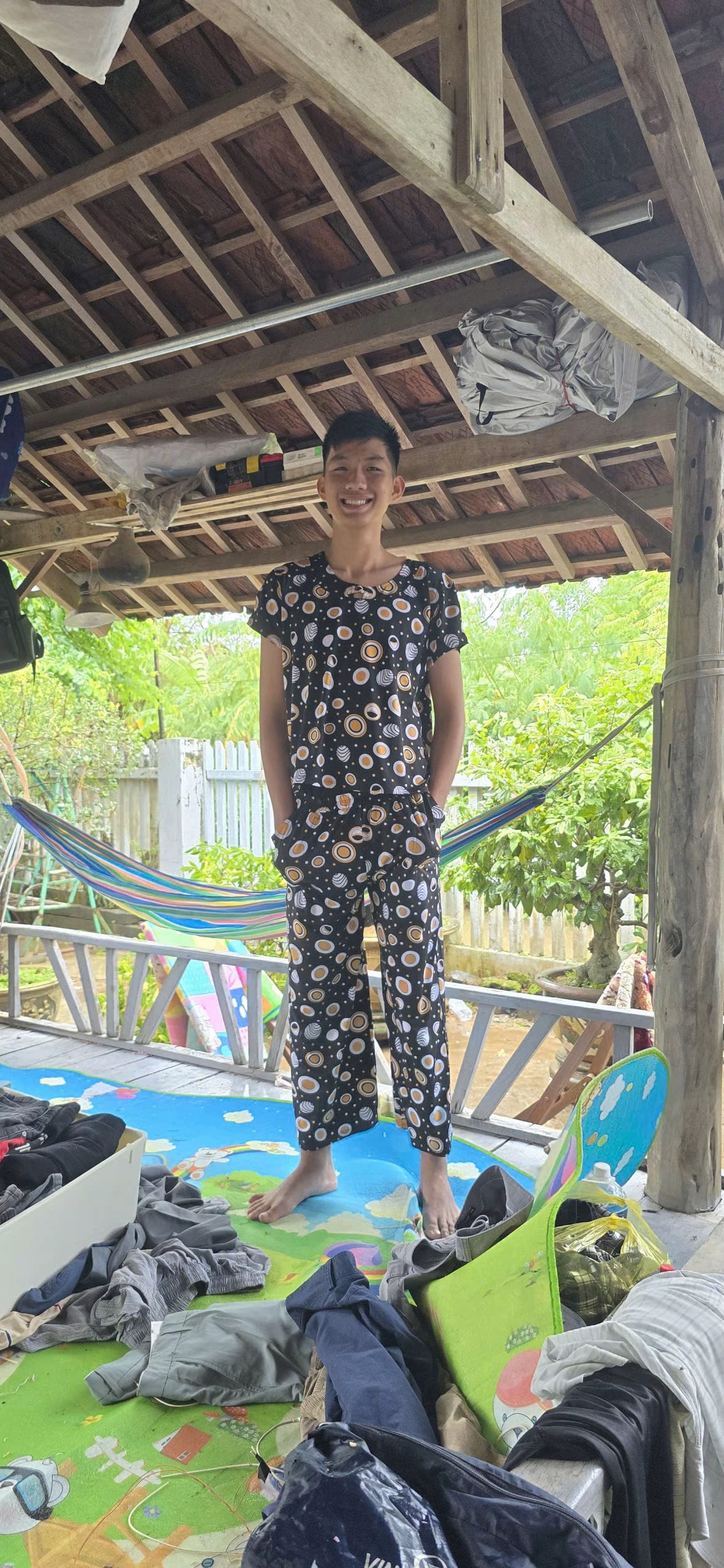 Người ta nói "đàn ông Việt Nam làm gì có quần áo cũ" và đây là thứ chúng ta thấy!- Ảnh 7. Người ta nói "đàn ông Việt Nam làm gì có quần áo cũ" và đây là thứ chúng ta thấy!- Ảnh 7.