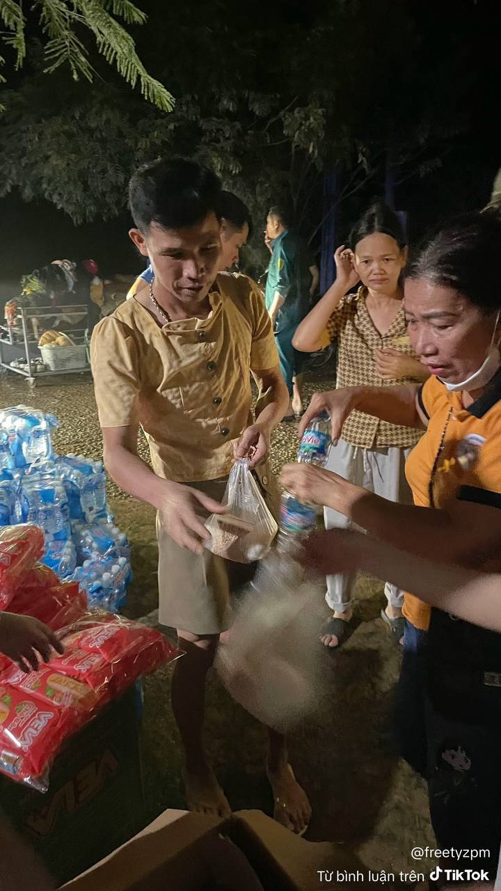 Người ta nói "đàn ông Việt Nam làm gì có quần áo cũ" và đây là thứ chúng ta thấy!- Ảnh 6. Người ta nói "đàn ông Việt Nam làm gì có quần áo cũ" và đây là thứ chúng ta thấy!- Ảnh 6.