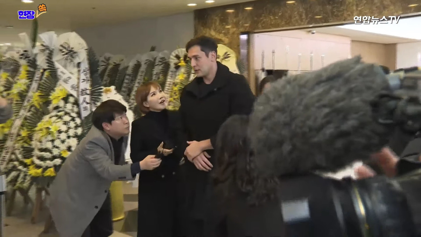 Dòng người đến viếng 'ông nội quốc dân'- Ảnh 7.