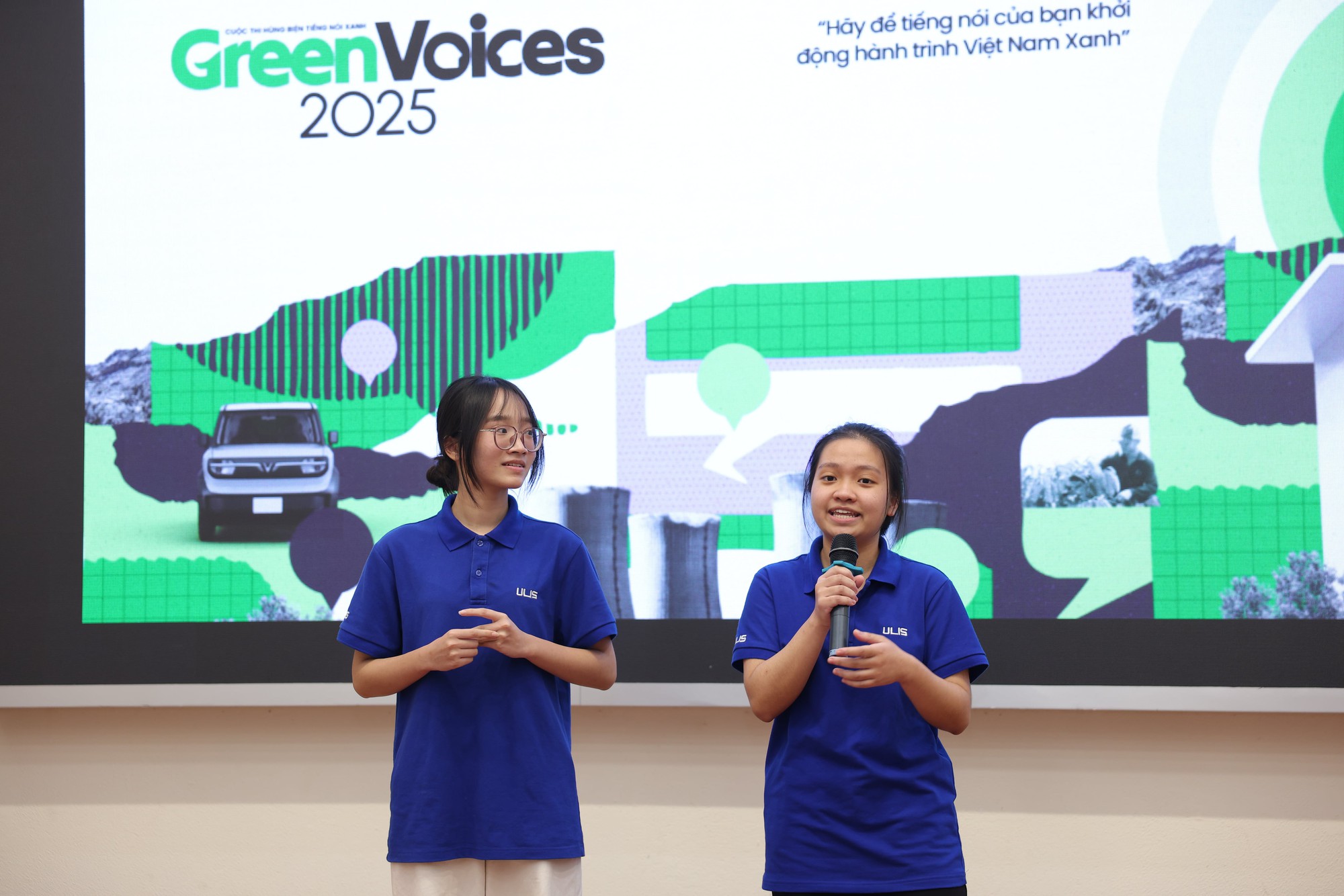 ‘Đừng tin những gì đọc trên mạng, hãy tự trải nghiệm’: Khi sinh viên Hà Nội lên tiếng và biến Green Voices 2025 thành sân chơi tranh biện ‘nóng’ nhất về xe điện- Ảnh 4. ‘Đừng tin những gì đọc trên mạng, hãy tự trải nghiệm’: Khi sinh viên Hà Nội lên tiếng và biến Green Voices 2025 thành sân chơi tranh biện ‘nóng’ nhất về xe điện- Ảnh 4.