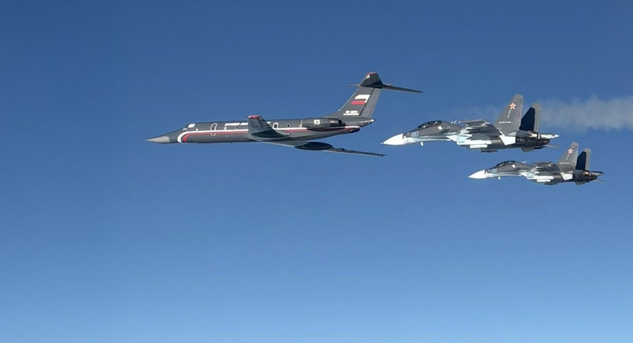 Máy bay Tu-134UBL bí ẩn bất ngờ xuất hiện trên vùng biển Baltic- Ảnh 1.