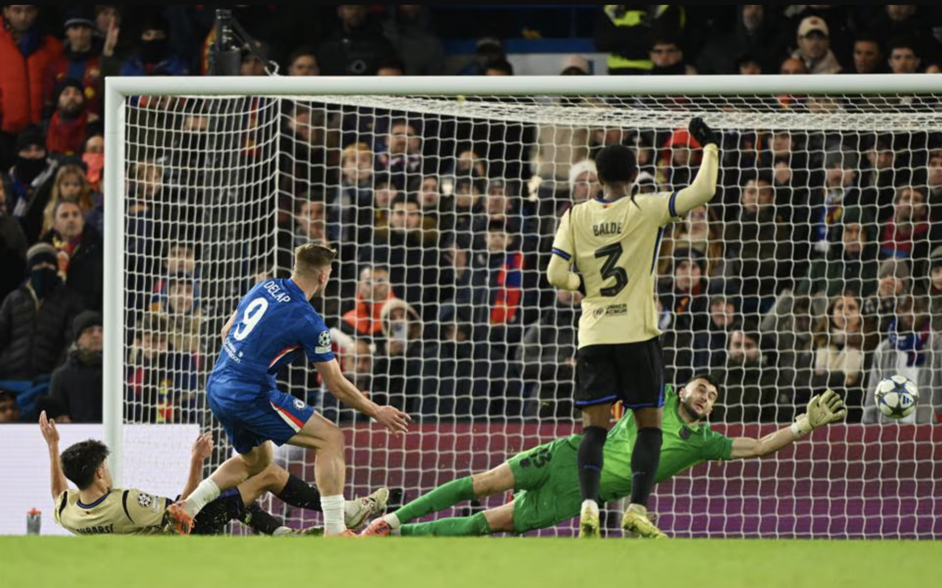 Quật ngã Barcelona, Chelsea vào Top 8 Champions League- Ảnh 6.