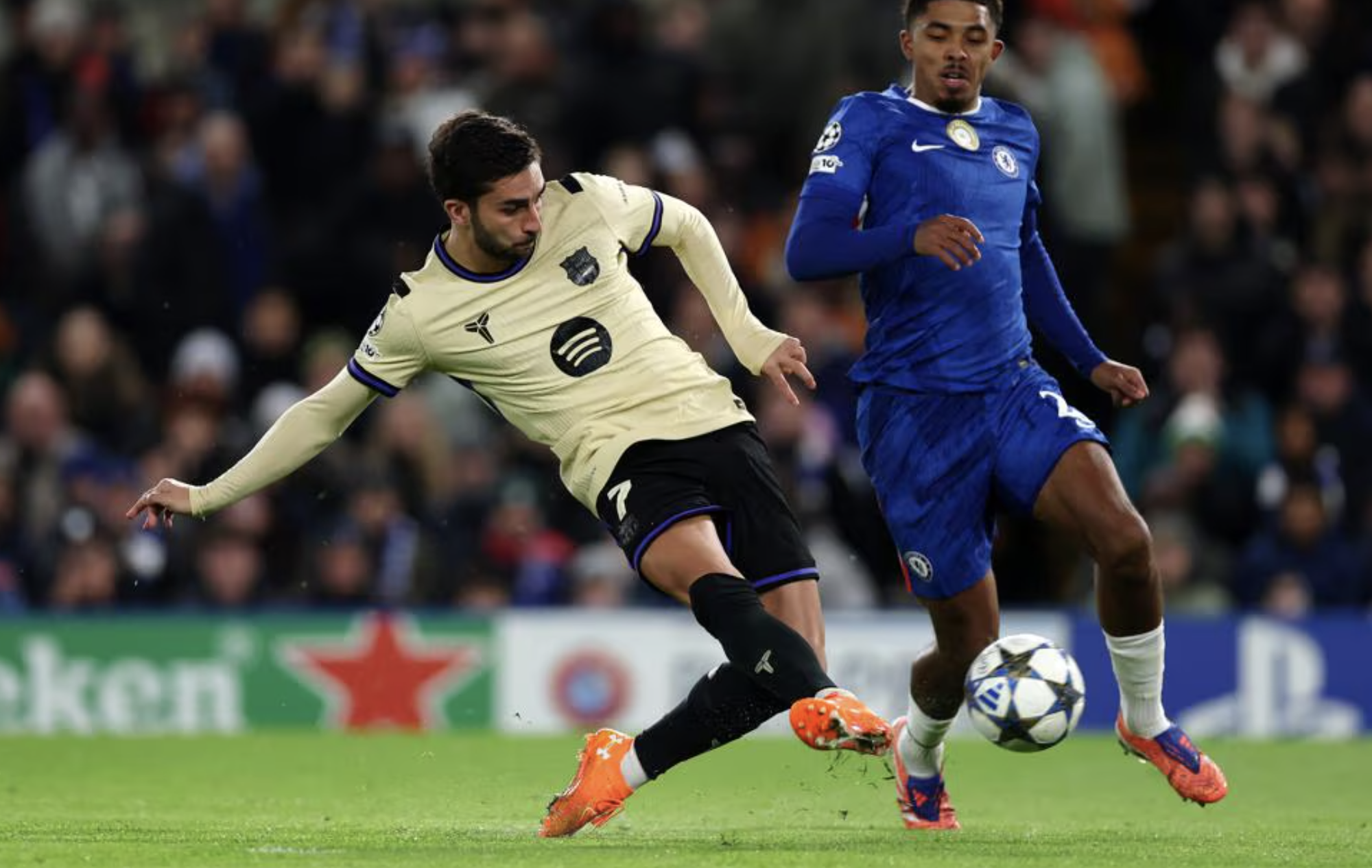 Quật ngã Barcelona, Chelsea vào Top 8 Champions League- Ảnh 1.