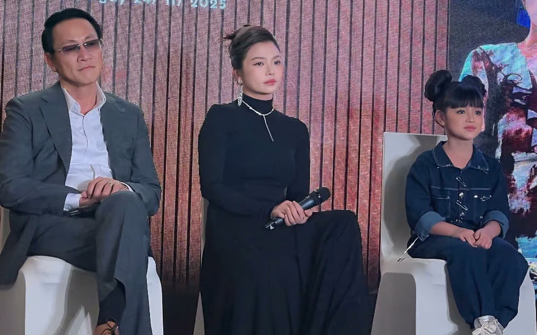 Vbiz hiện tại không ai có đôi mắt đẹp hơn thế này: Càng buồn càng thăng hạng visual, một ánh nhìn như kể 1000 câu chuyện- Ảnh 7. Vbiz hiện tại không ai có đôi mắt đẹp hơn thế này: Càng buồn càng thăng hạng visual, một ánh nhìn như kể 1000 câu chuyện- Ảnh 7.