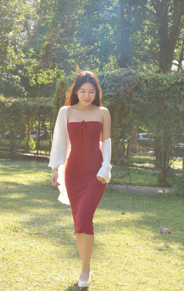 Mê mẩn ngắm visual Yến Xuân - vợ Lâm Tây, mẹ 1 con vóc dáng vẫn sexy bất bại, xinh đẹp bất chấp 