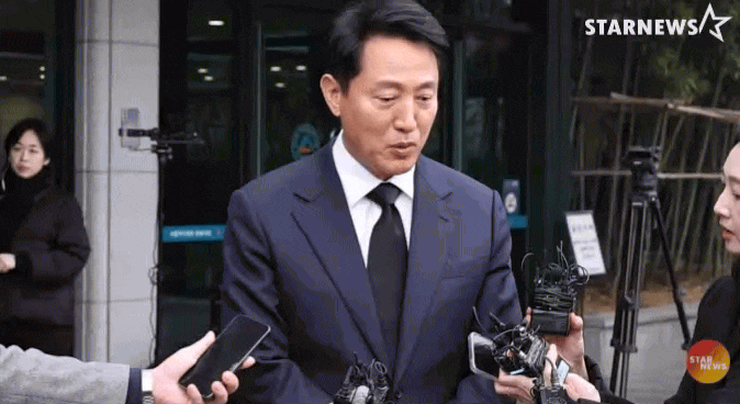 Tang lễ "ông nội quốc dân": Lee Seung Gi đến viếng đầu tiên, "bà nội quốc dân" cùng dàn sao gửi vòng hoa tiễn biệt- Ảnh 10.